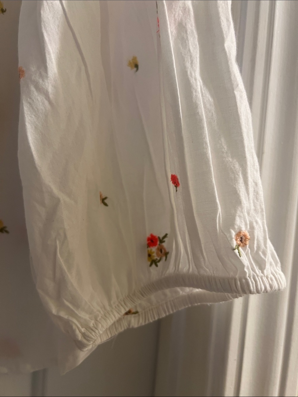 Old Navy White Button-Front Blouse with Pink Floral Embroidery - Picture 2 of 10